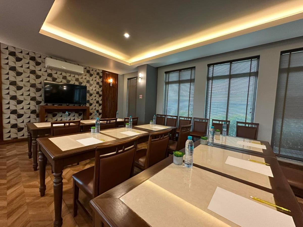 Mangrove Prestige Hotel Praia de Jomtien Exterior foto