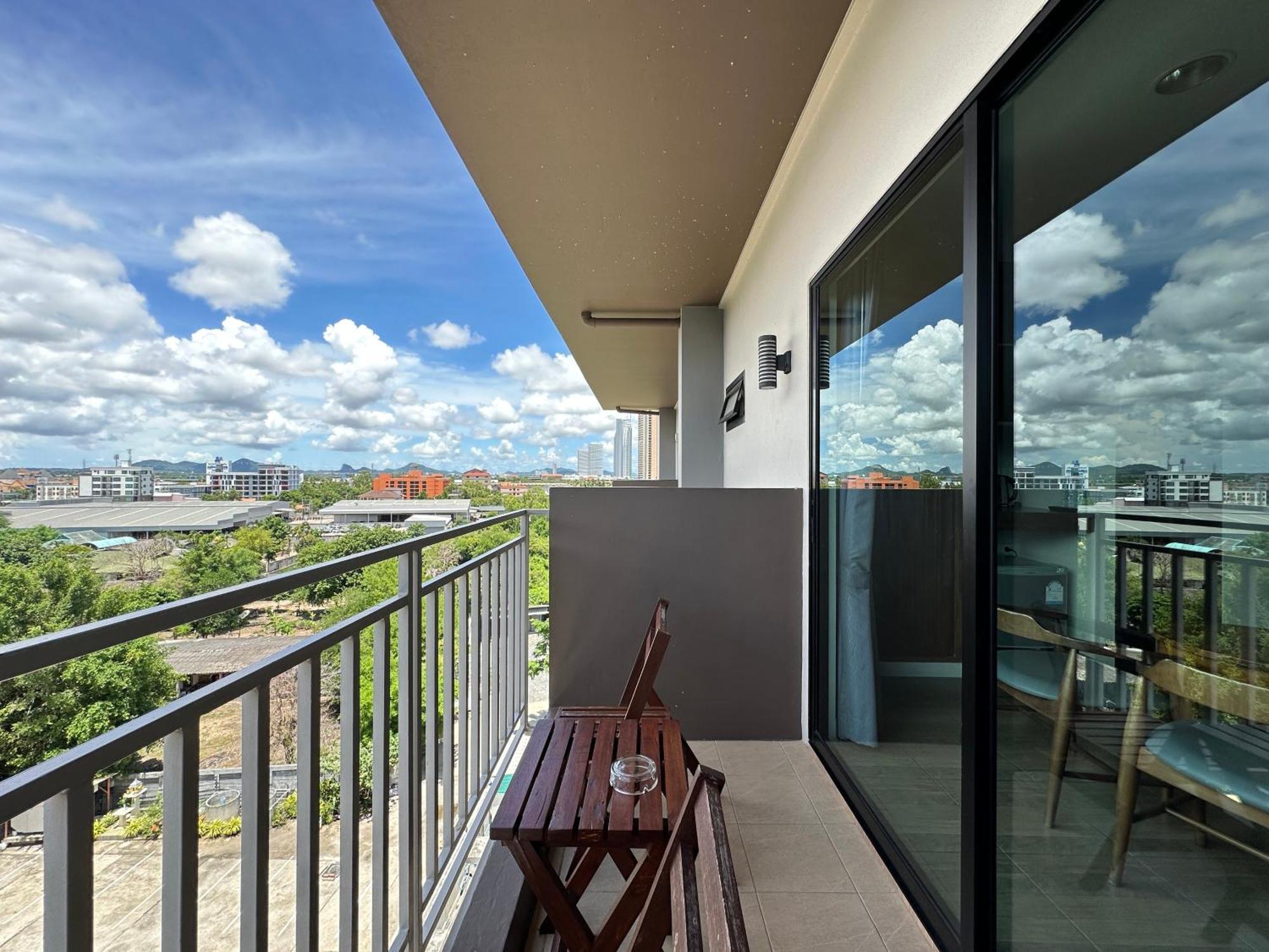 Mangrove Prestige Hotel Praia de Jomtien Exterior foto